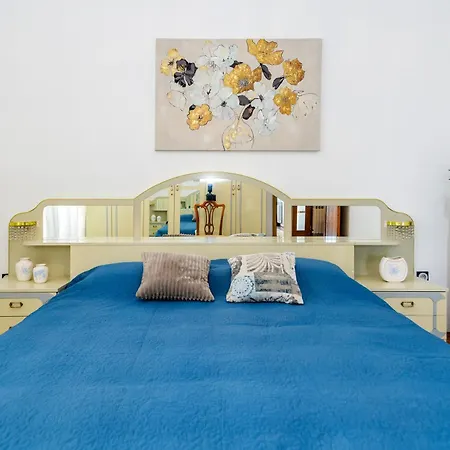 - Ugljan Island Apartman *