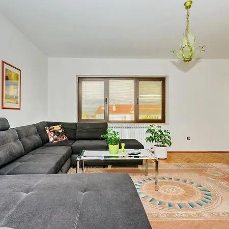 - Ugljan Island Apartman Kali