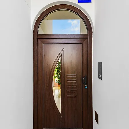 - Ugljan Island Apartamento