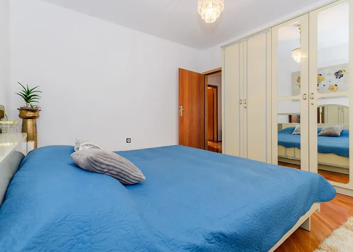 - Ugljan Island Apartment *