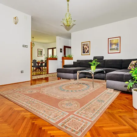 - Ugljan Island カリ