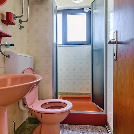 アパート - Ugljan Island