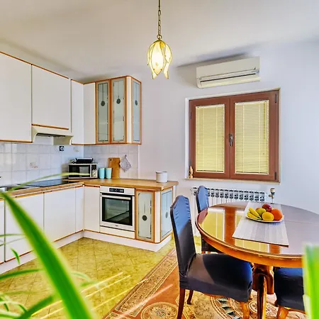 - Ugljan Island * カリ