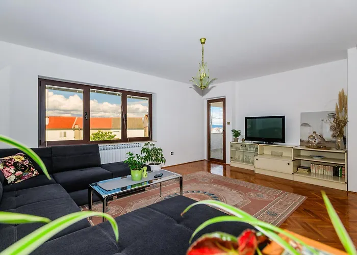 아파트 - Ugljan Island