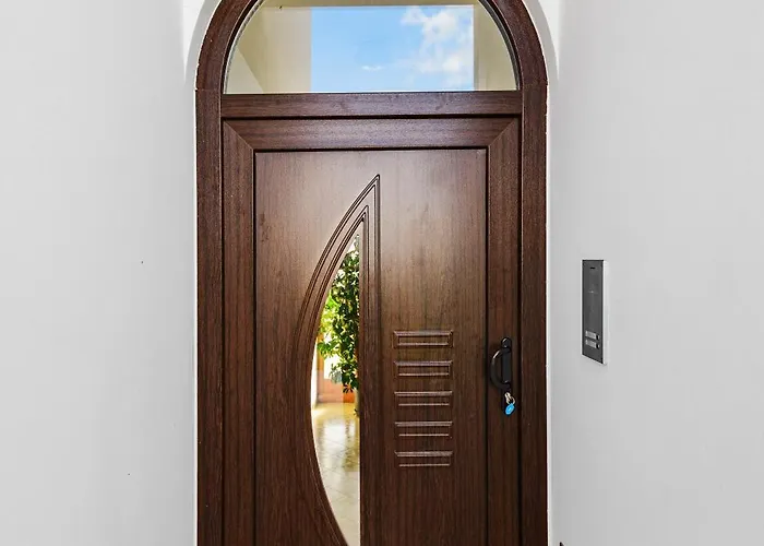 - Ugljan Island 아파트